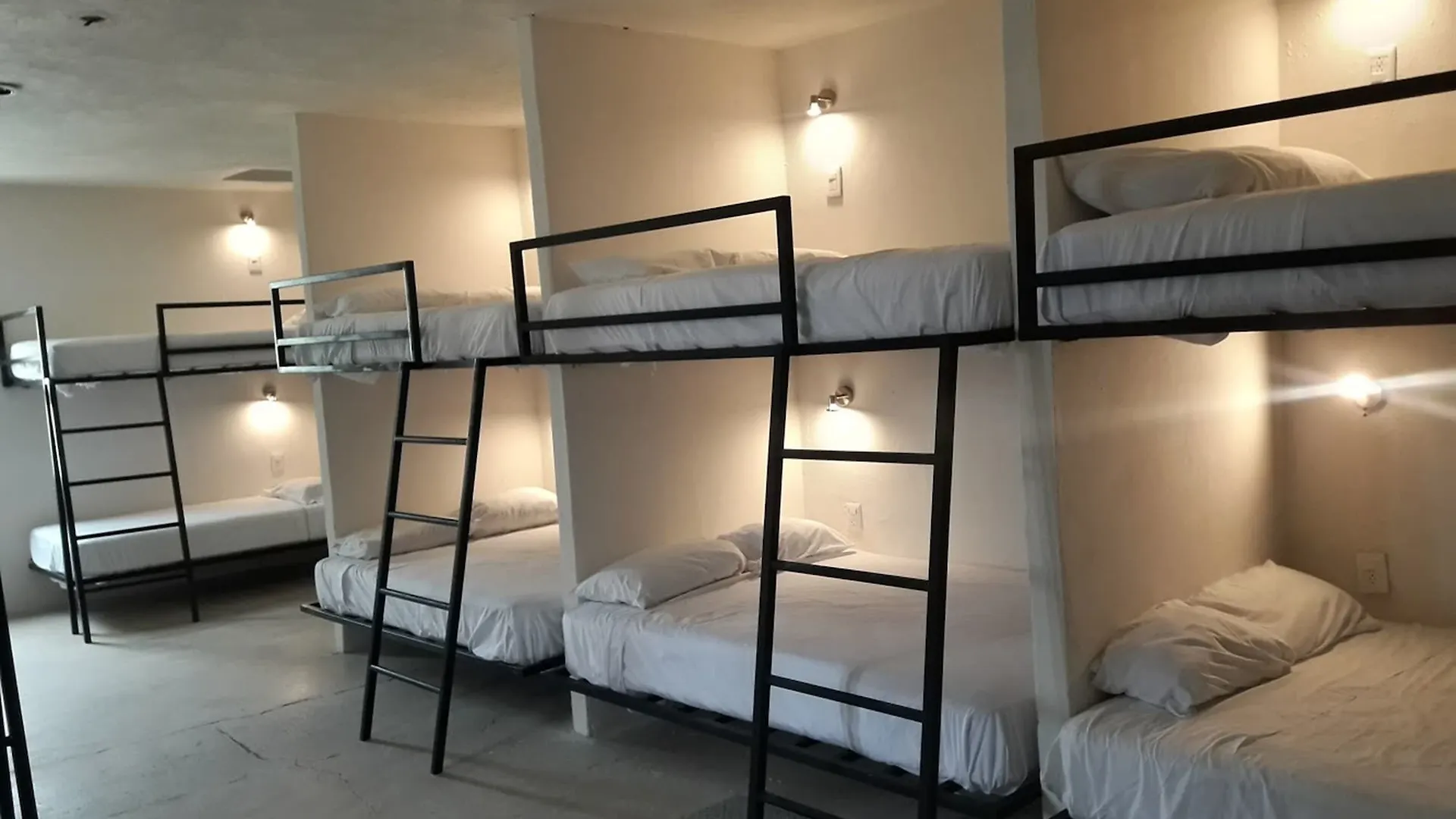 Hostal Inn - Hostel contacts